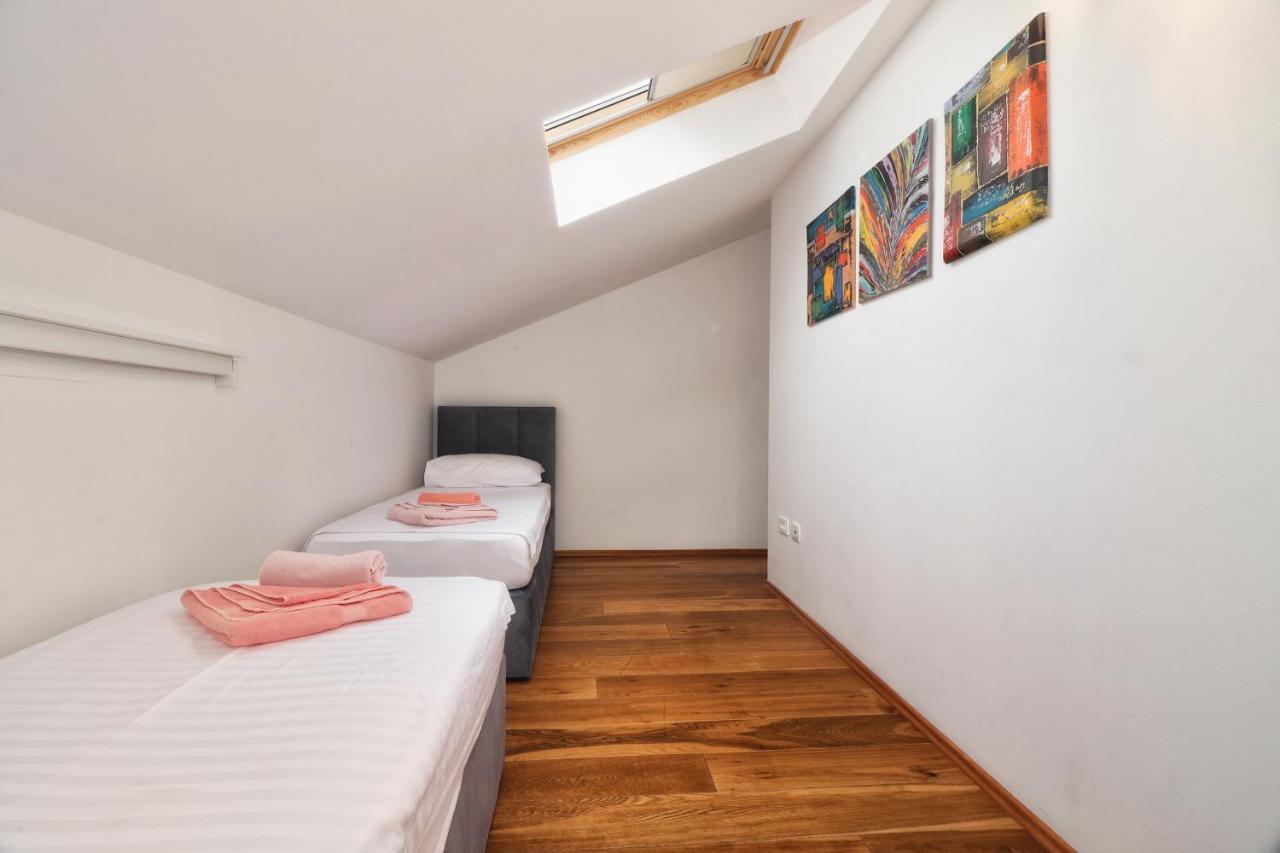 Kseni Accommodation Rovinj Exterior photo
