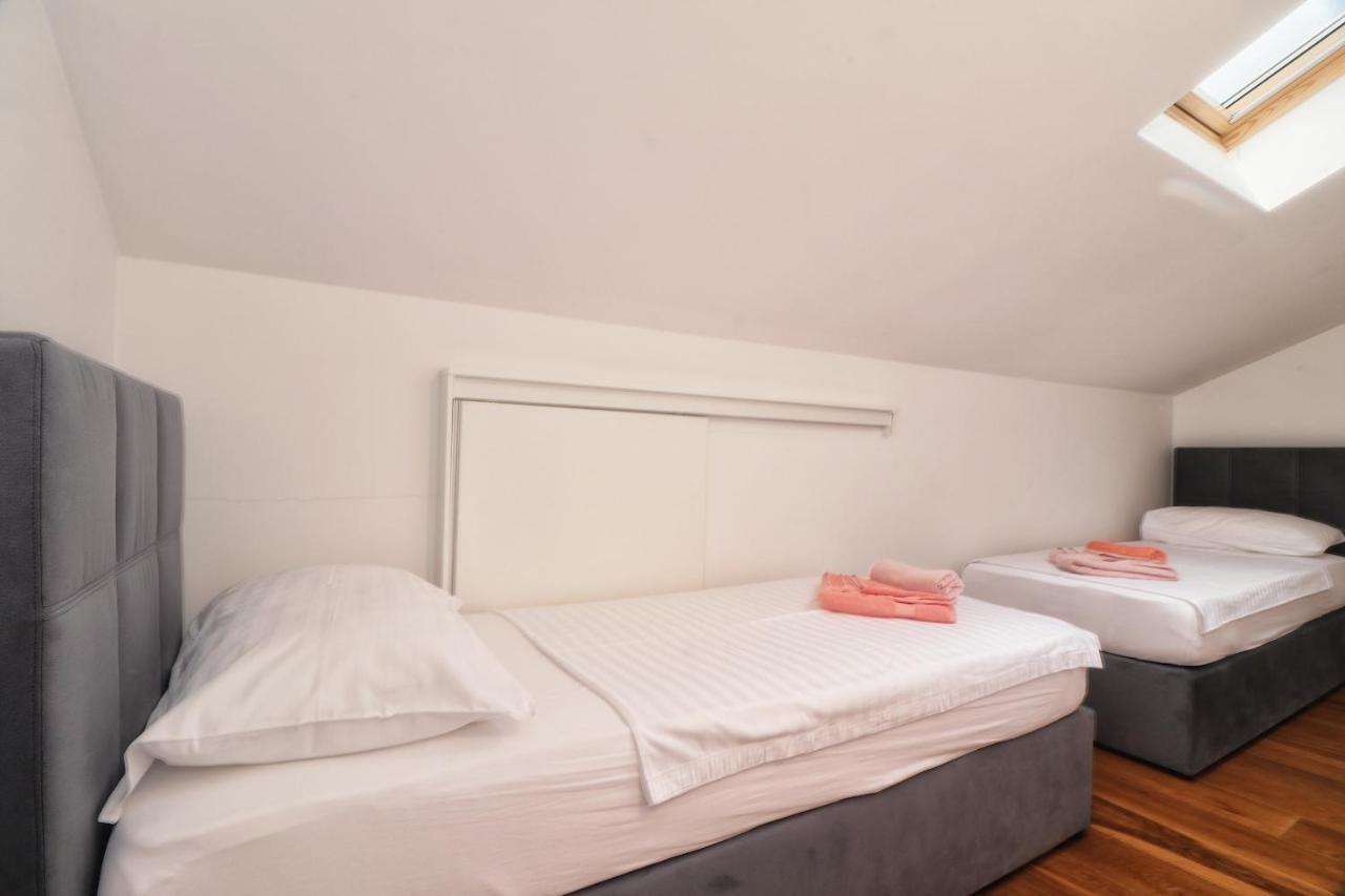 Kseni Accommodation Rovinj Exterior photo