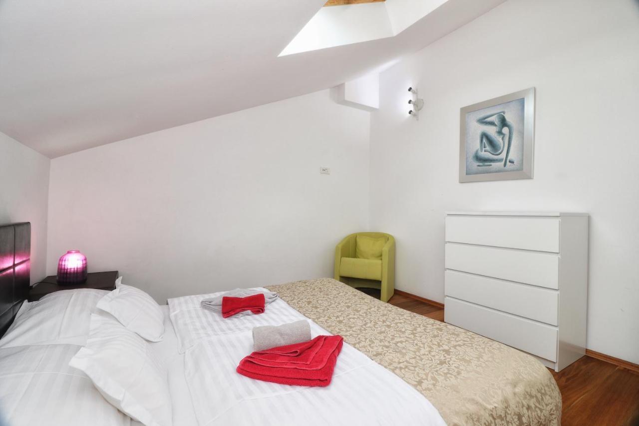 Kseni Accommodation Rovinj Exterior photo